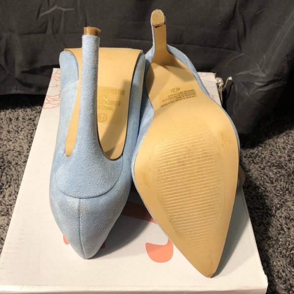 Journee Collection Connly Pump - Picture 3 of 4